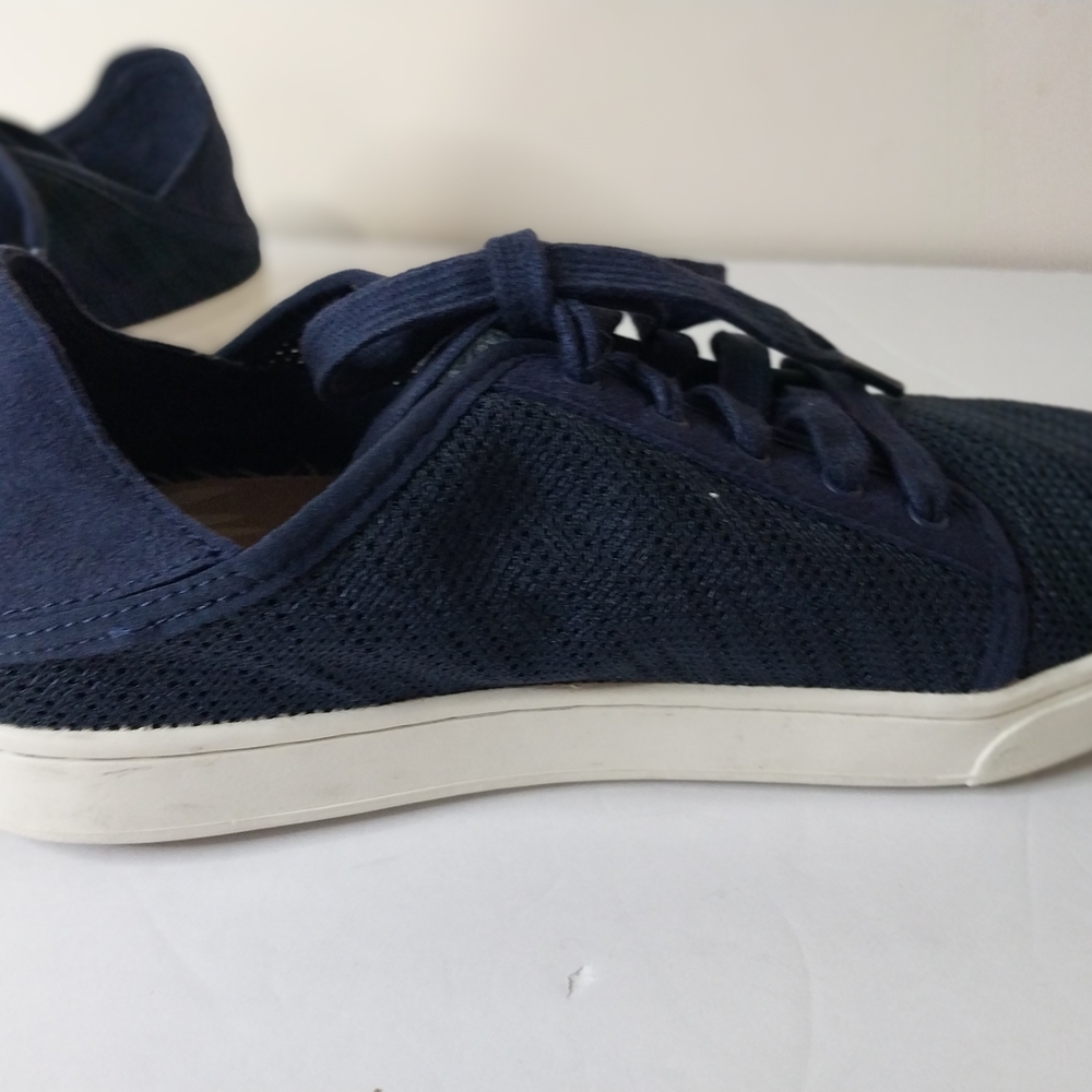 OluKai Dark Blue Size 8w Women's Sneakers Made in Vietnam - Picture 5 of 12